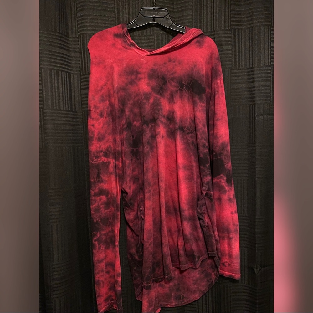 Pacsun men’s tie dye scallop pullover hoodie